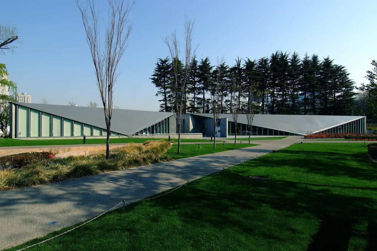 Exterior view of 21_21 DESIGN SIGHT