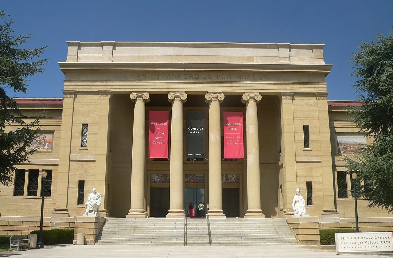 Exterior view of Cantor Arts Center