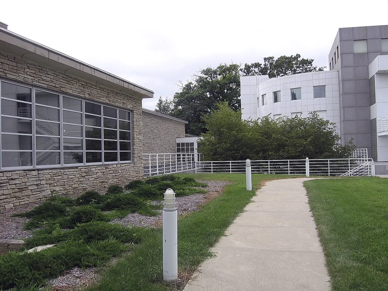 Exterior view of Des Moines Art Center