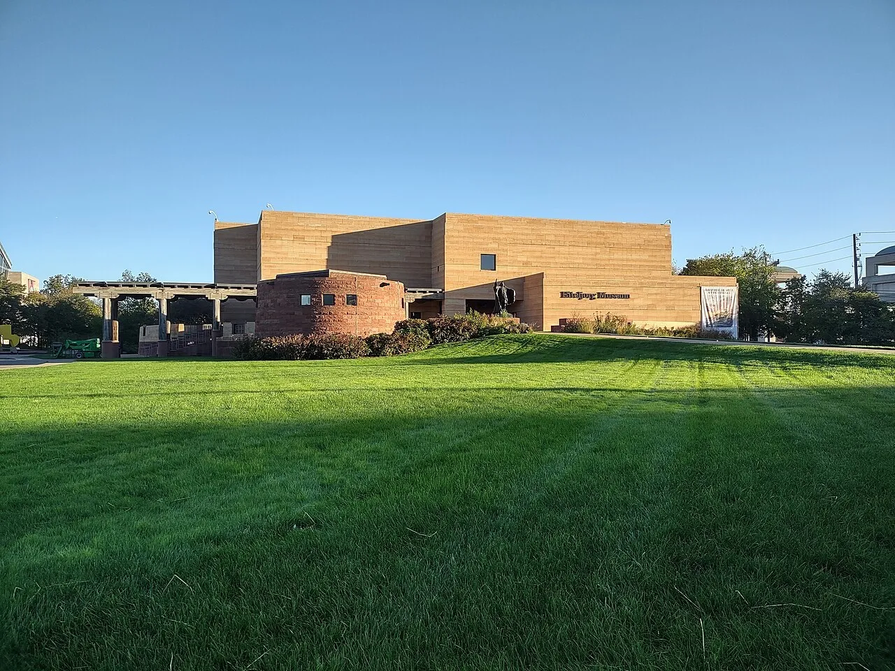 Exterior view of Eiteljorg Museum of American Indians and Western Art
