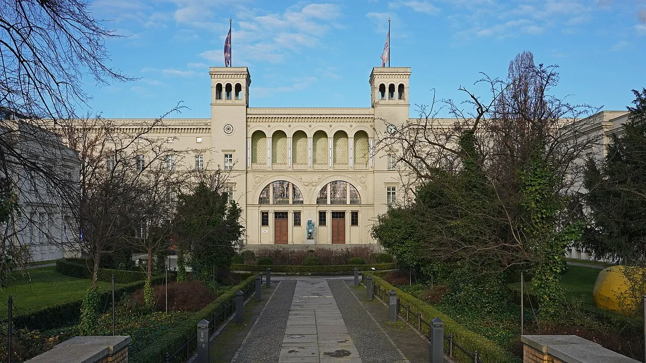 Exterior view of Hamburger Bahnhof – Nationalgalerie der Gegenwart