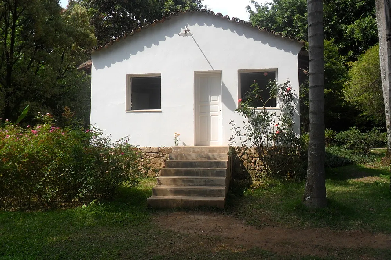 Exterior view of Instituto Inhotim