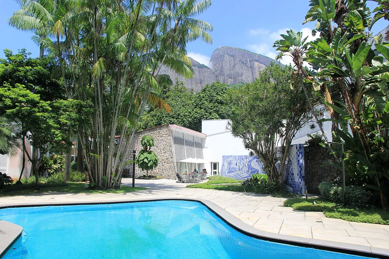 Exterior view of Instituto Moreira Salles Rio