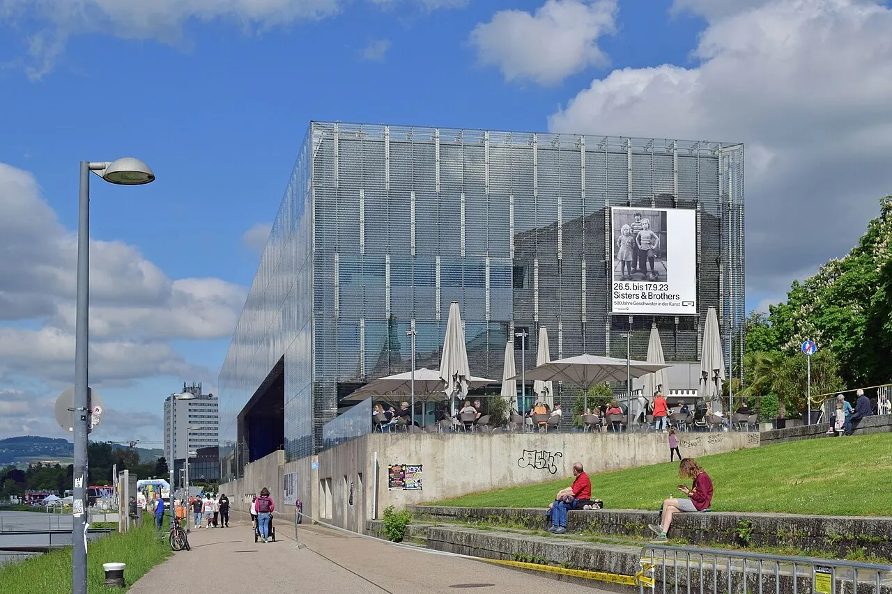 Exterior view of Lentos Kunstmuseum Linz