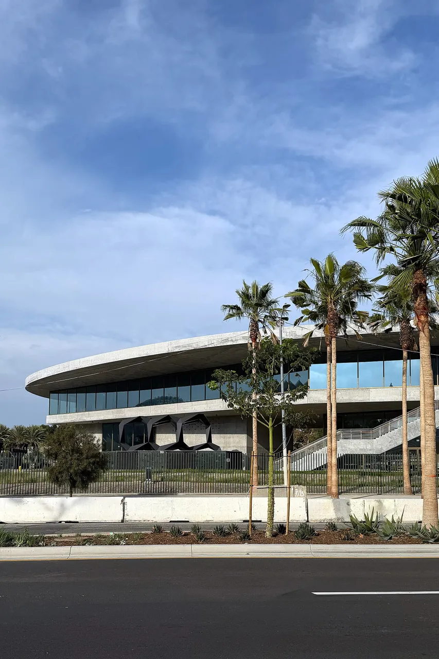 Exterior view of Los Angeles County Museum of Art (LACMA)
