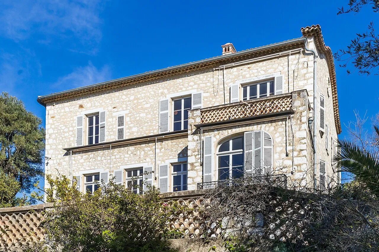 Exterior view of Musée Renoir
