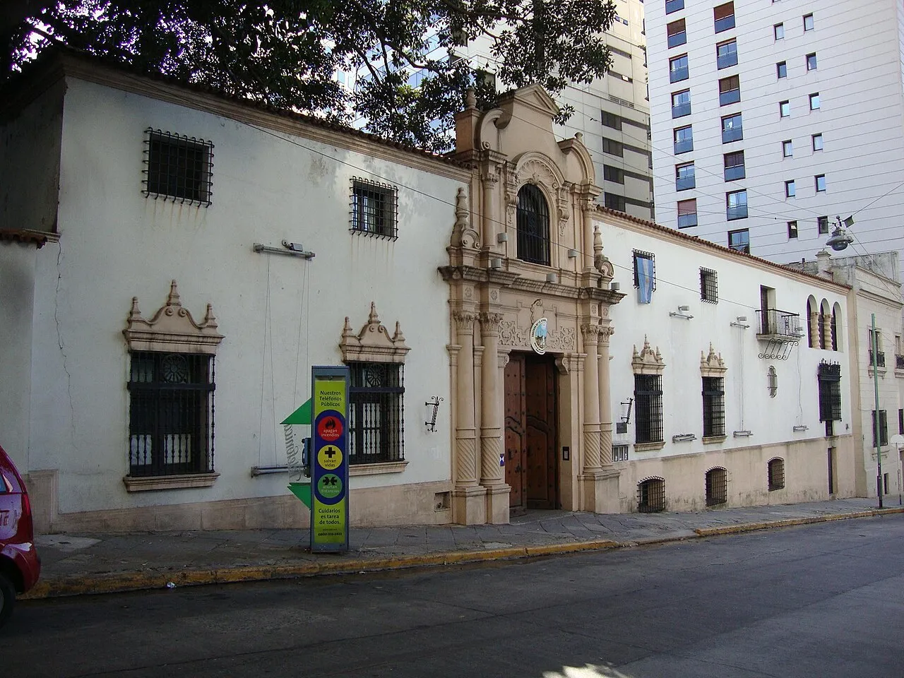 Exterior view of Museo de Arte Hispanoamericano Isaac Fernández Blanco