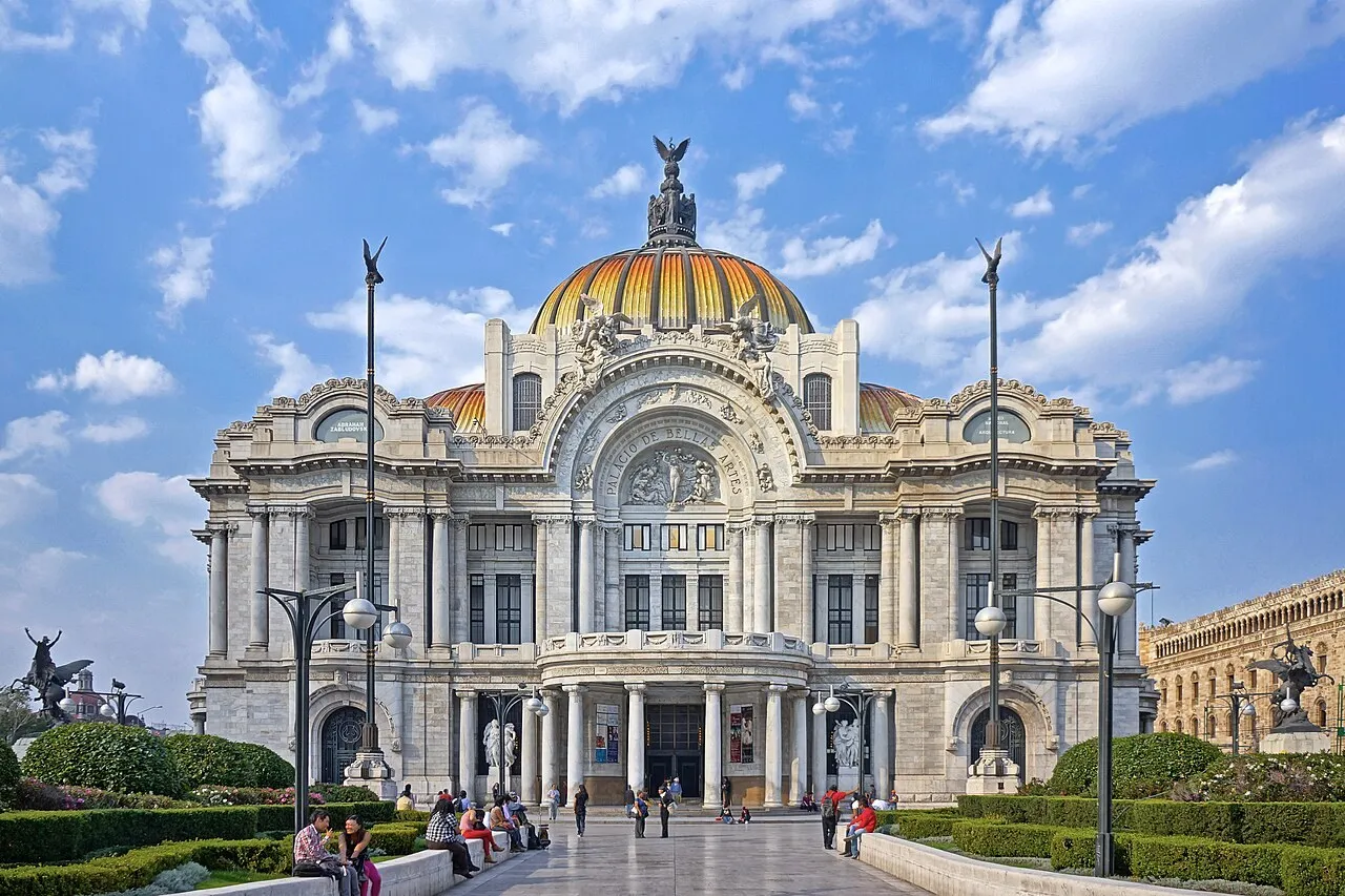 Exterior view of Museo del Palacio de Bellas Artes