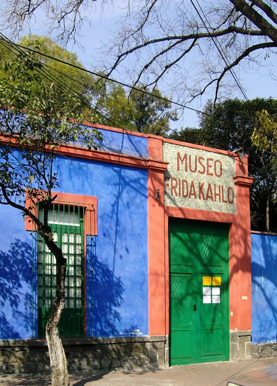Exterior view of Museo Frida Kahlo