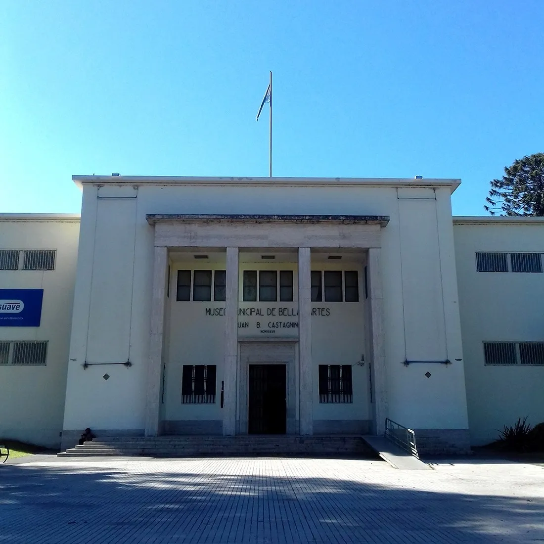 Exterior view of Museo Municipal de Bellas Artes Juan B. Castagnino