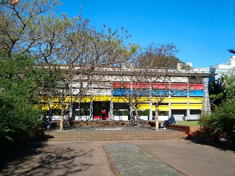 Exterior view of Museo Nacional de Artes Visuales