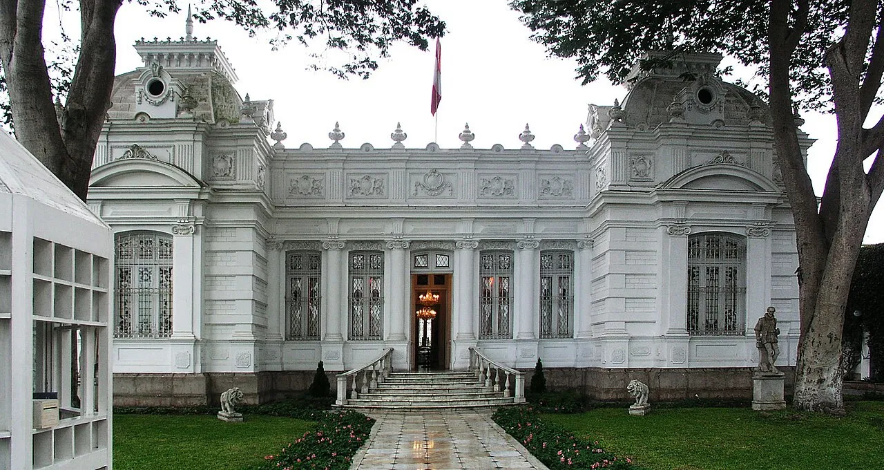 Exterior view of Museo Pedro de Osma