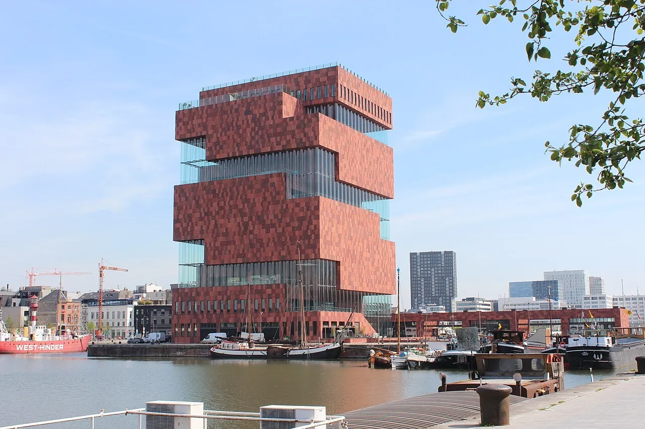 Exterior view of Museum aan de Stroom (MAS)