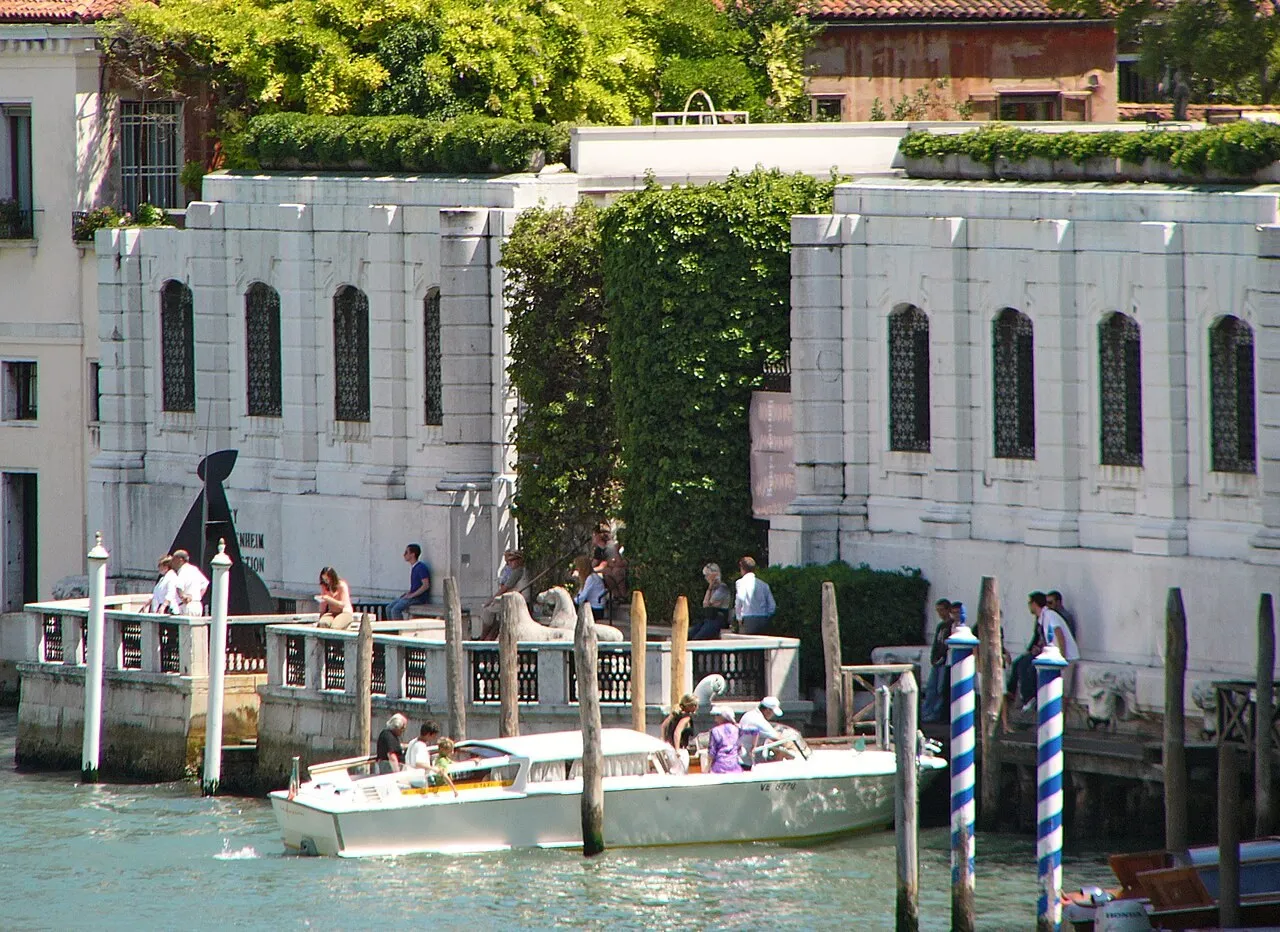 Exterior view of Peggy Guggenheim Collection