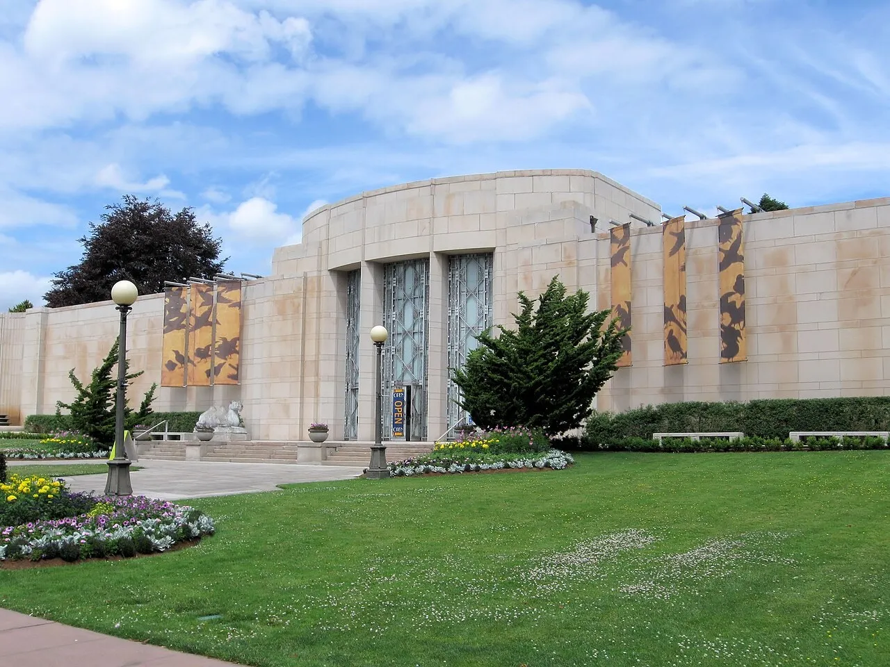 Exterior view of Seattle Asian Art Museum