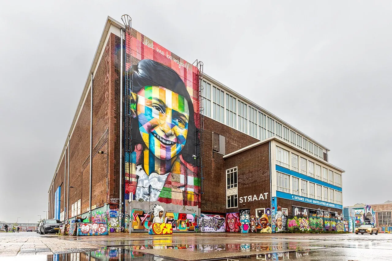 Exterior view of STRAAT Museum