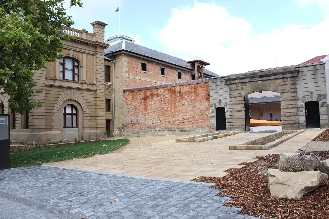 Exterior view of Tasmanian Museum and Art Gallery