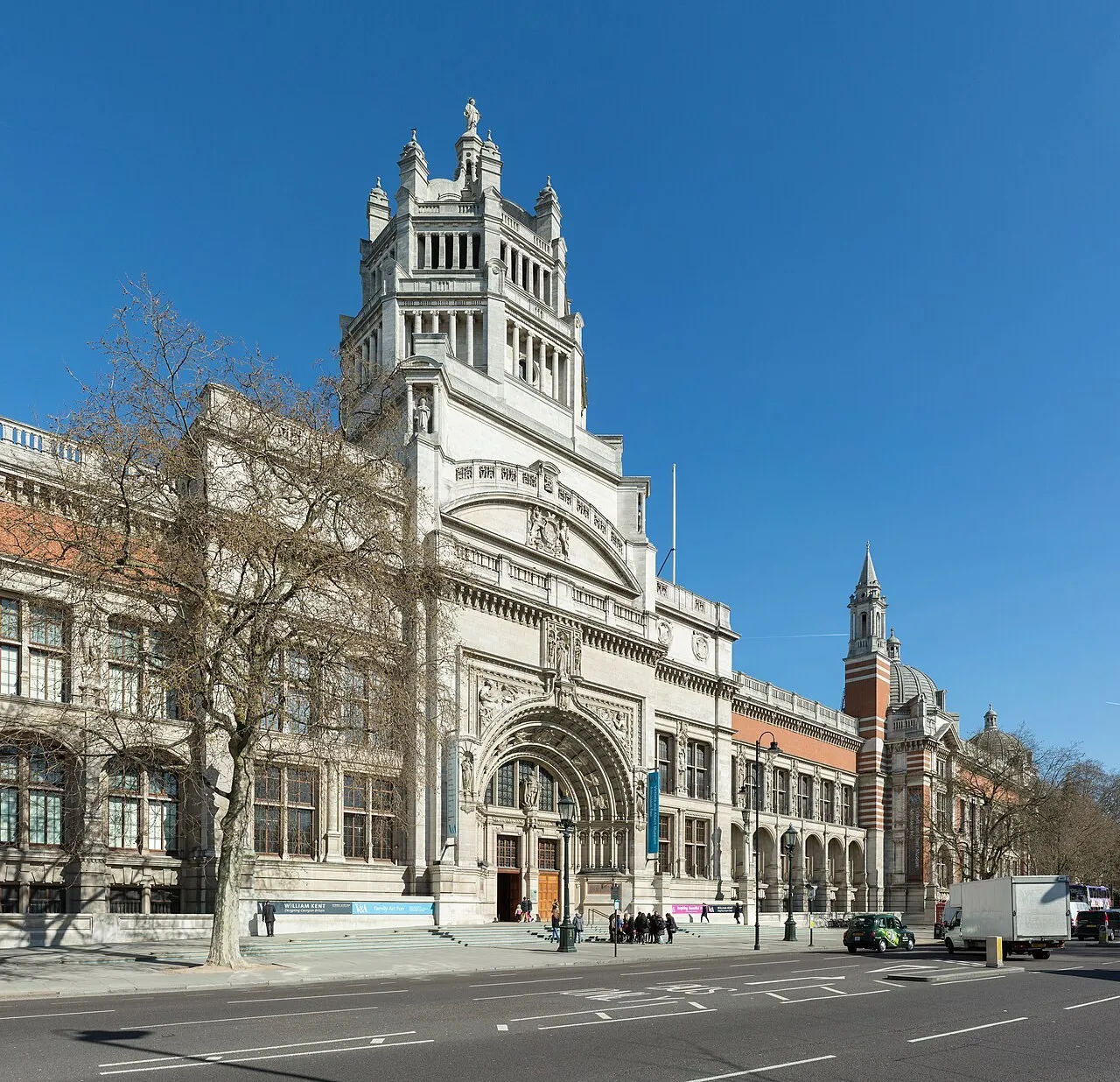 Exterior view of Victoria and Albert Museum
