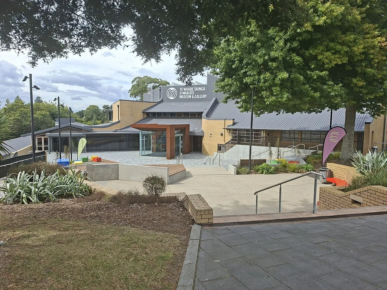 Exterior view of Waikato Museum Te Whare Taonga o Waikato